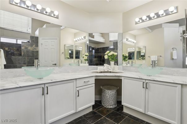Bathroom, Dual Sink Vanities, Interior