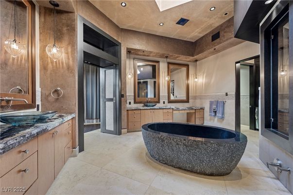 Bathroom, Dual Sink Vanities, Free Standing Baths, Interior, Recessed Lighting