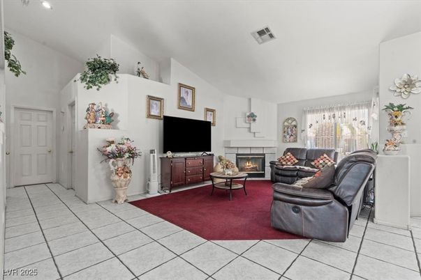 Fireplace, Interior, Living room, Recessed Lighting