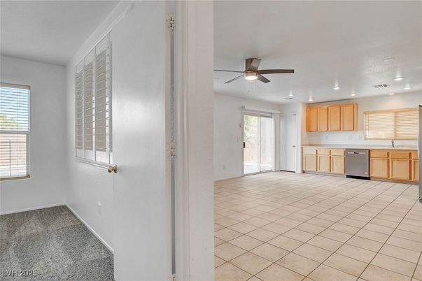 Empty room, Interior, Kitchen, Recessed Lighting