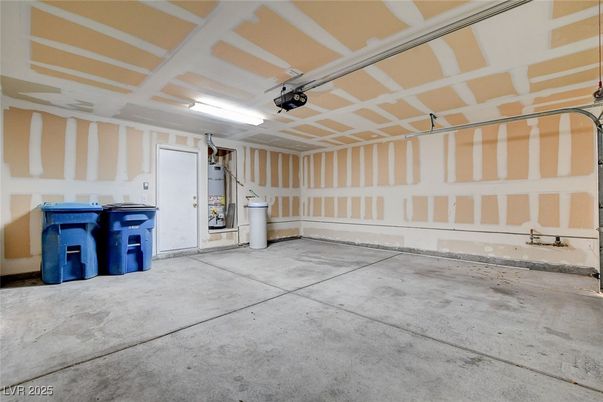 Garage, Interior
