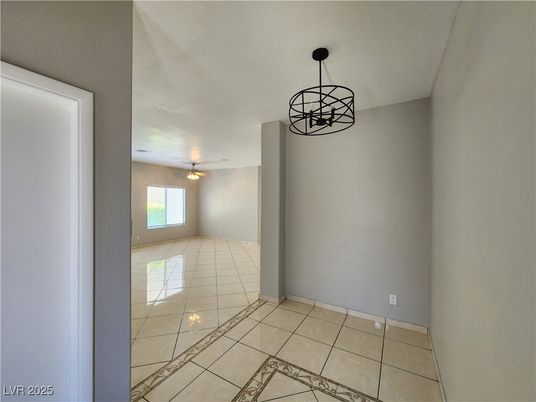 Empty room, Interior, Pendant Lights