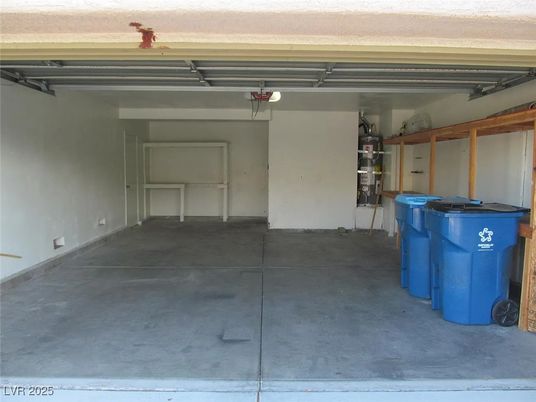 Garage, Interior