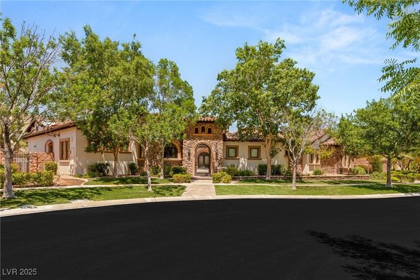 Exterior, Facade, Mediterranean
