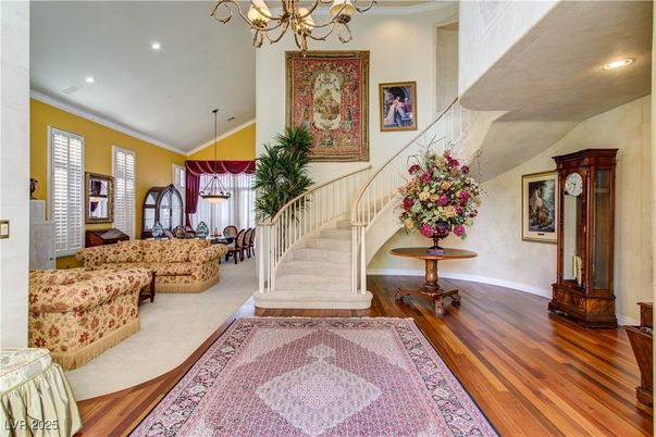Dining room, Interior, Living room, Pendant Lights, Recessed Lighting, Wood Texture Flooring