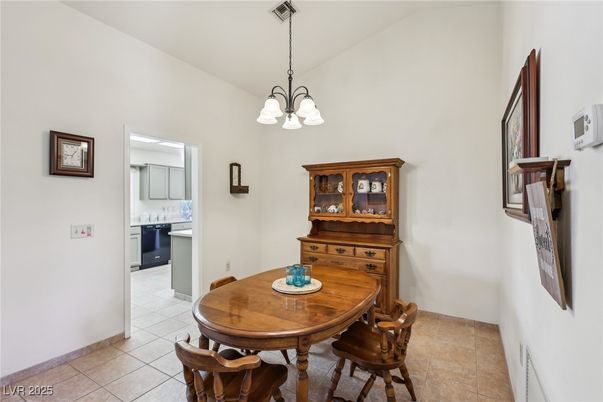 Chandelier, Dining room, Interior, Pendant Lights