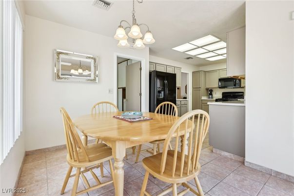 Chandelier, Dining room, Interior, Kitchen