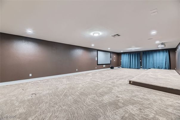 Empty room, Interior, Projection Screen, Recessed Lighting