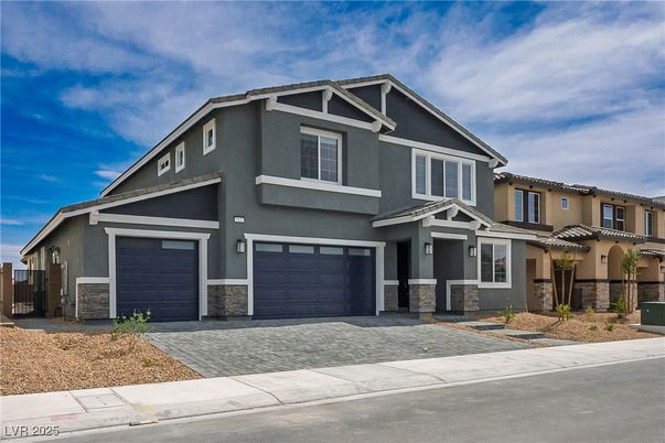 Attached, Exterior, Facade, American Craftsman