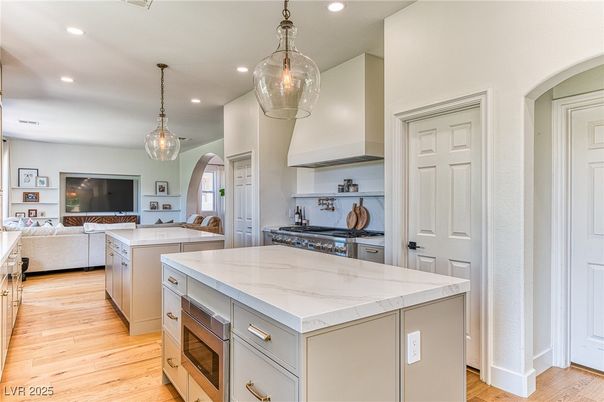 Interior, Kitchen, Living room, Pendant Lights, Recessed Lighting, Wood Texture Flooring