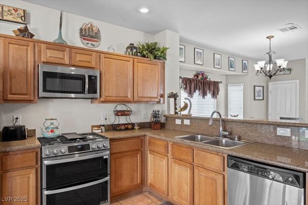 Chandelier, Interior, Kitchen, Recessed Lighting, Stainless Steel Appliances