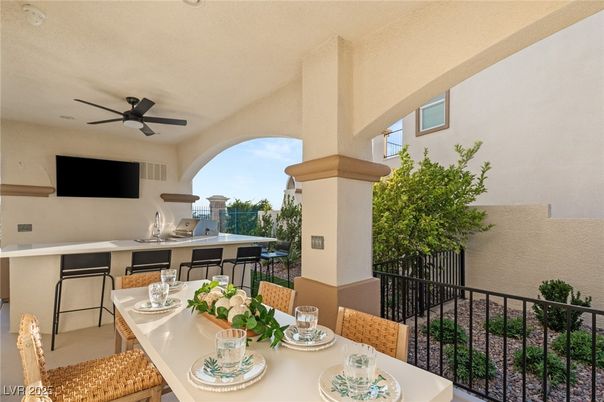 Dining room, Exterior