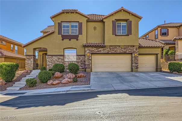 Attached, Exterior, Facade, Mediterranean