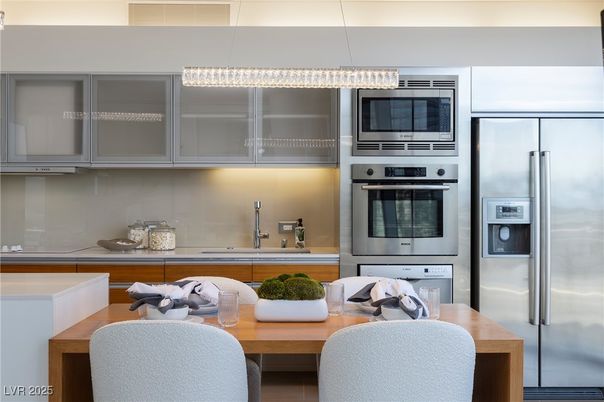 Dining room, Interior, Kitchen, Stainless Steel Appliances