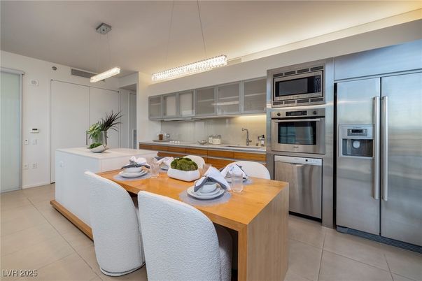 Interior, Kitchen, Pendant Lights, Stainless Steel Appliances