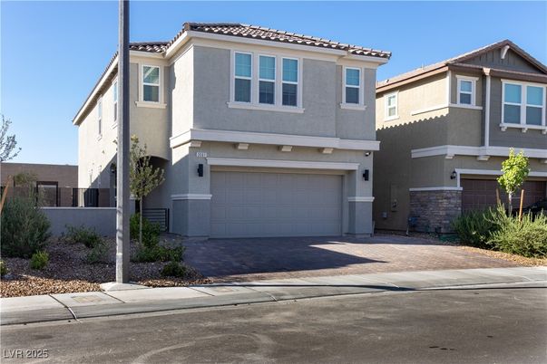 Attached, Exterior, Facade, Mediterranean