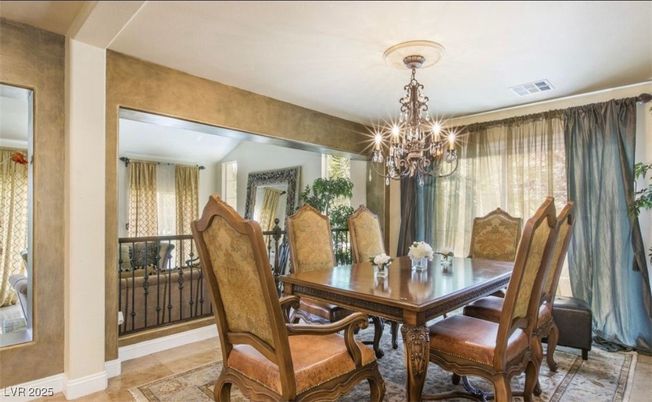 Chandelier, Dining room, Interior