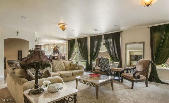 Chandelier, Dining room, Interior, Living room