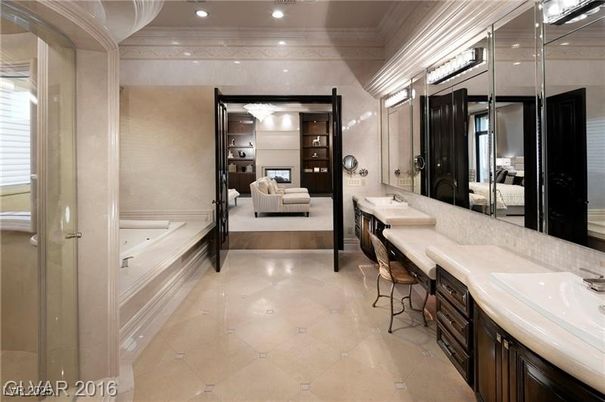 Bathroom, Interior, Recessed Lighting