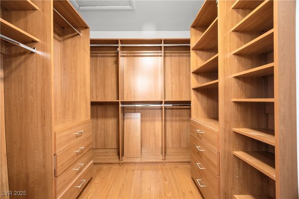 Interior, Walk-in Closets, Wood Texture Flooring