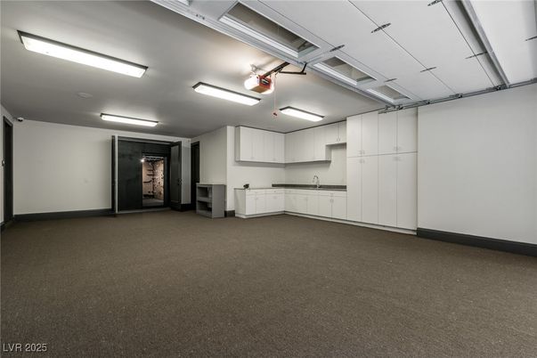 Garage, Interior