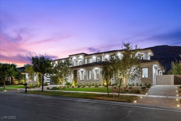 Exterior, Facade, Mediterranean