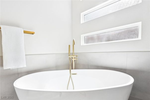 Bathroom, Free Standing Baths, Interior