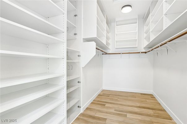 Interior, Walk-in Closets, Wood Texture Flooring
