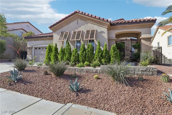 Attached, Exterior, Facade, Mediterranean