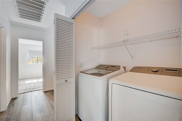 Interior, Utility Closets, Washer, Wood Texture Flooring