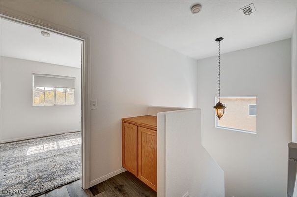 Interior, Pendant Lights, Wood Texture Flooring