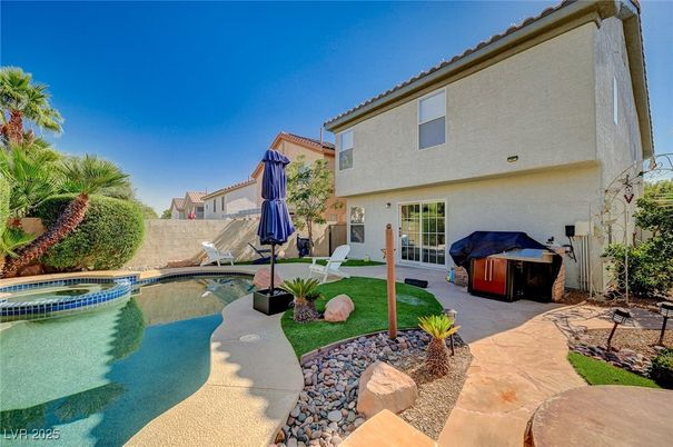 Exterior, Hot Tub, Pool