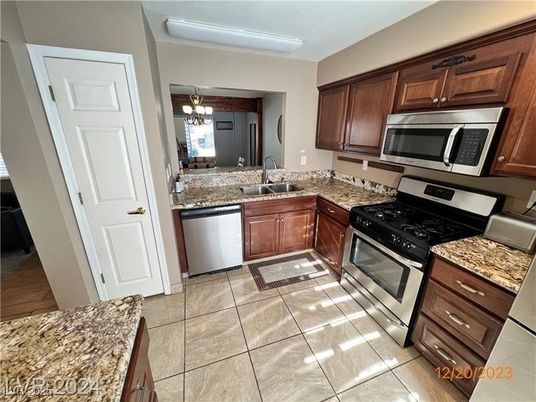 Chandelier, Interior, Kitchen, Stainless Steel Appliances