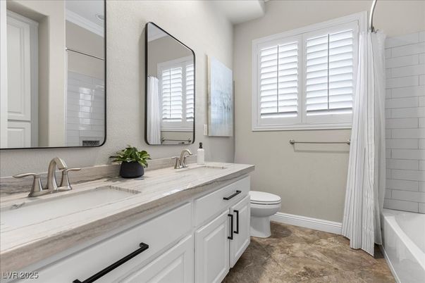 Bathroom, Dual Sink Vanities, Interior