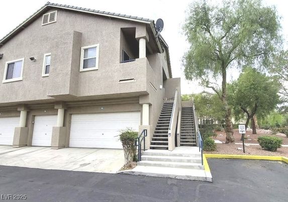 Attached, Exterior, Facade, Mediterranean