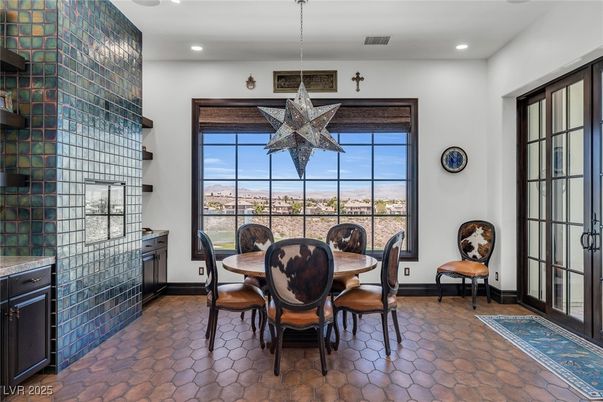 Dining room, Interior, Pendant Lights, Recessed Lighting