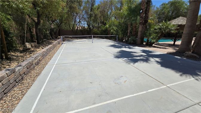 Exterior, Tennis Courts