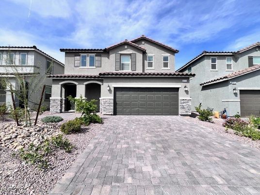 Attached, Exterior, Facade, Mediterranean