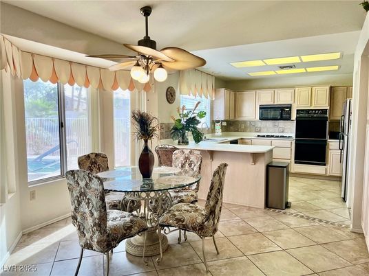 Dining room, Interior, Kitchen, Stainless Steel Appliances