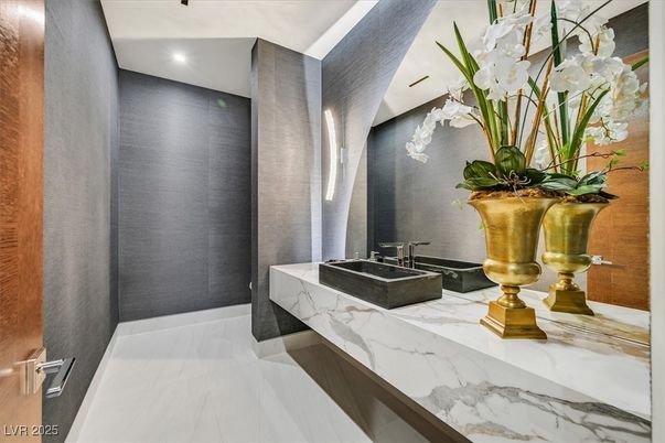 Bathroom, Interior, Marble, Recessed Lighting