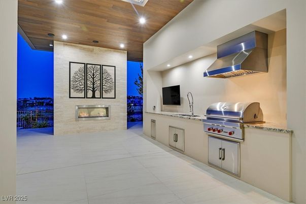 Exterior, Fireplace, Recessed Lighting