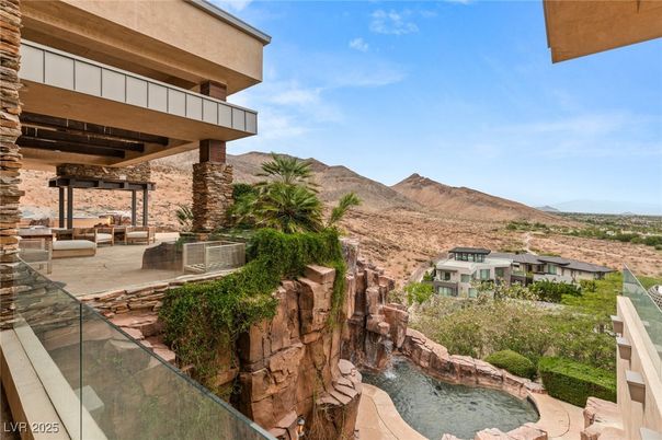 Exterior, Pool, Other