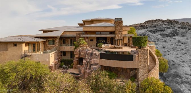 Exterior, Facade, Solar Panels, Modern