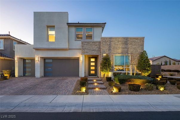Attached, Exterior, Facade, Modern
