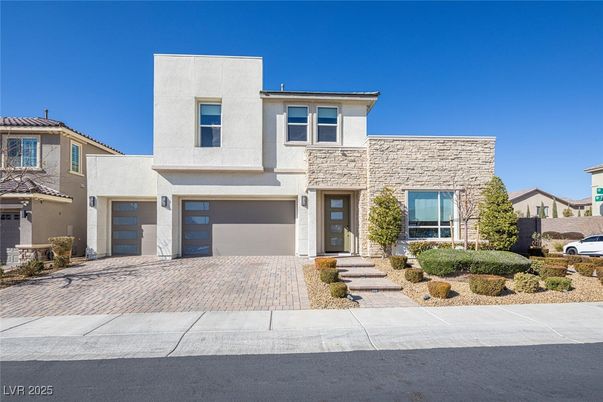 Attached, Exterior, Facade, Mediterranean