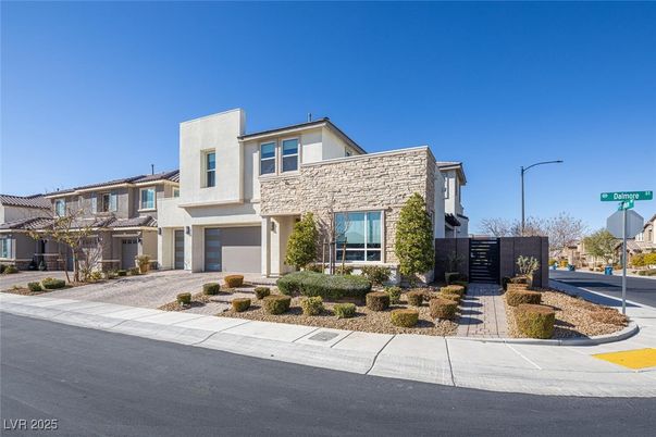 Attached, Exterior, Facade, Modern