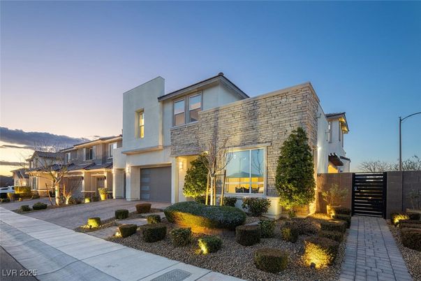 Attached, Exterior, Facade, Modern