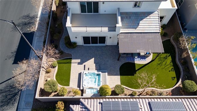 Exterior, Drone