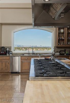 Interior, Kitchen, Stainless Steel Appliances, Water