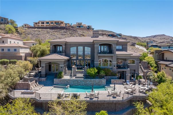 Exterior, Facade, Pool, Mediterranean
